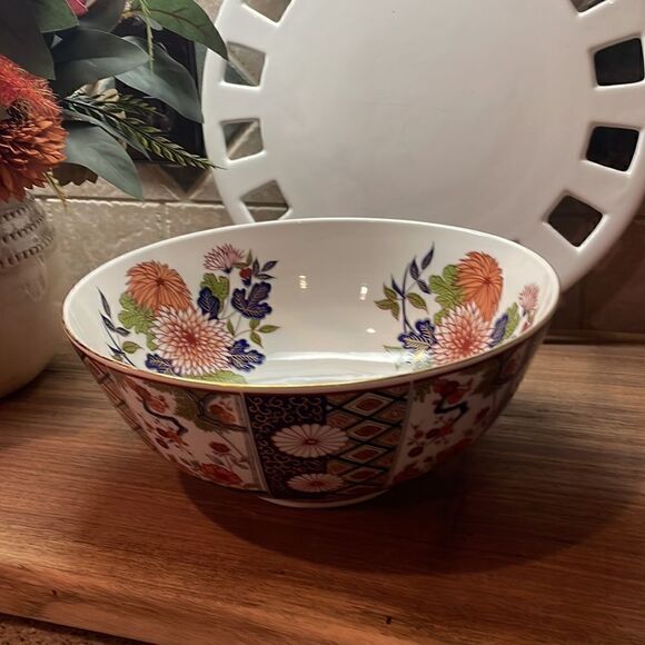 Porcelain Floral Gold Rim Bowl - LARGE - Picture 3 of 8